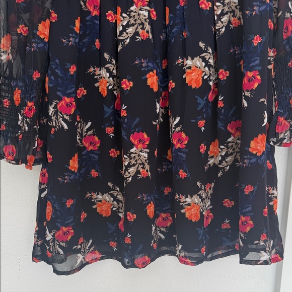 Chic Black Floral Long Sleeve Dress - Picture 6 of 8